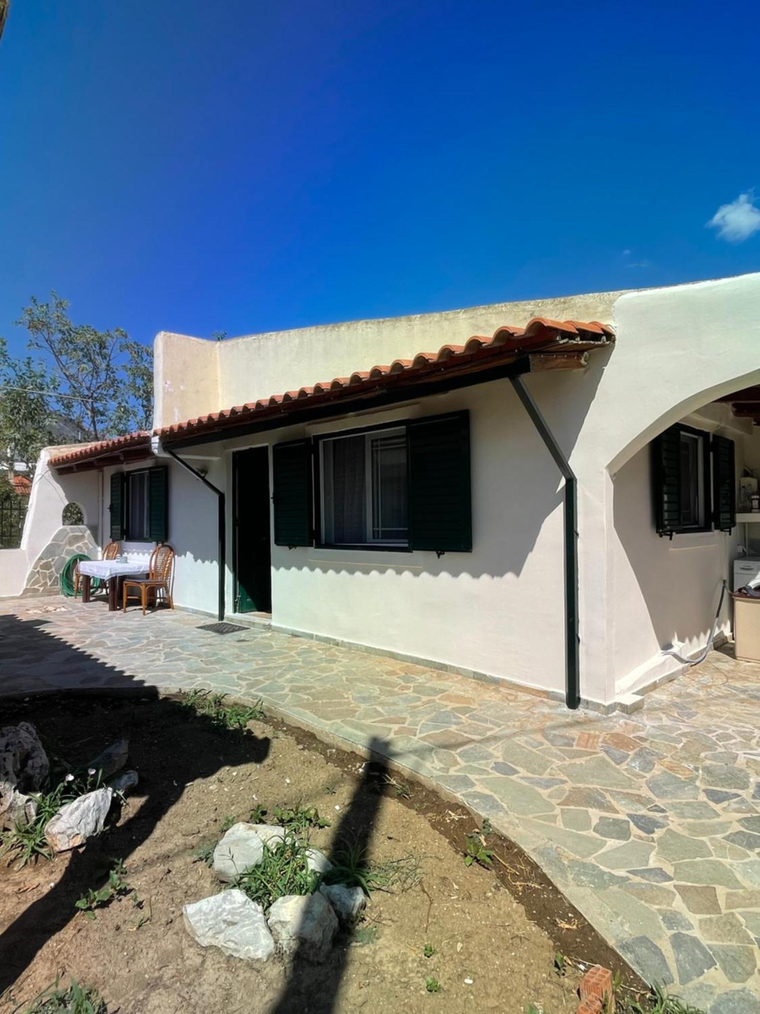Μονοκατοικία Στο Λουτρακι Loutráki Exterior foto